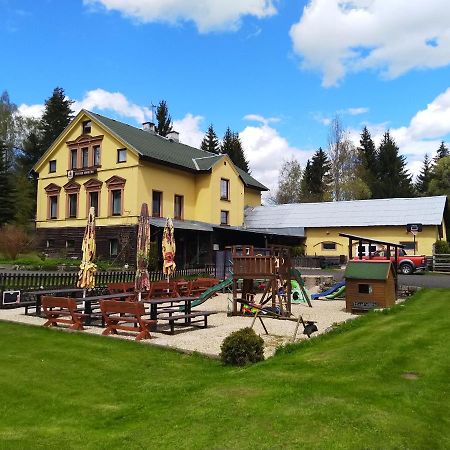 Penzion Karolína Lucany nad Nisou Bagian luar foto