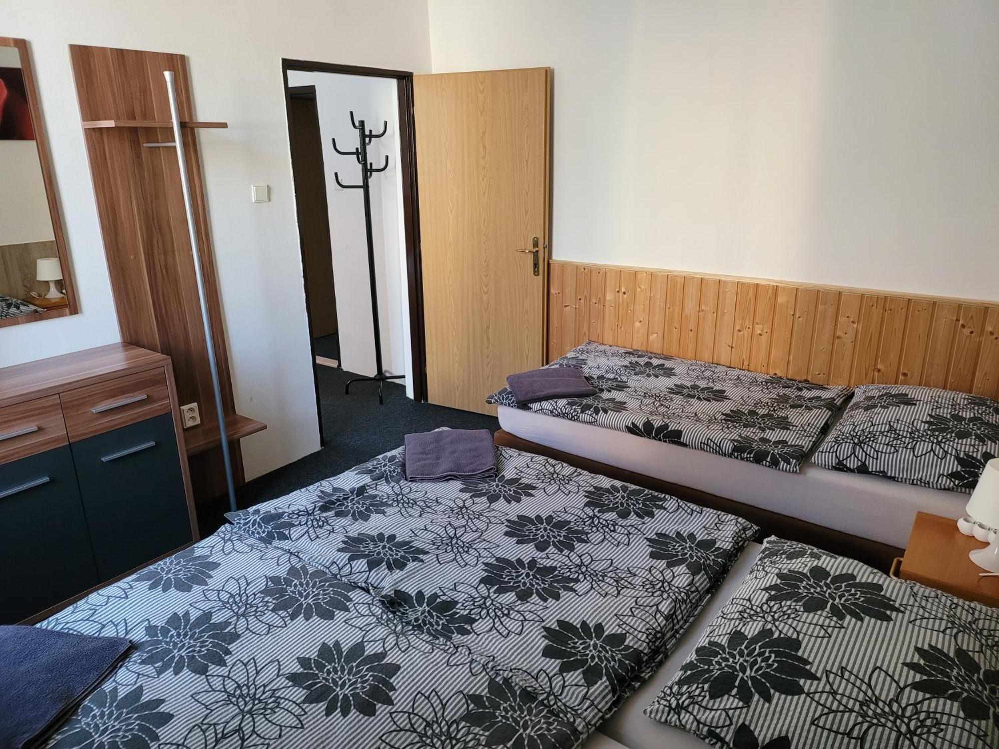 Penzion Karolína Lucany nad Nisou Bagian luar foto