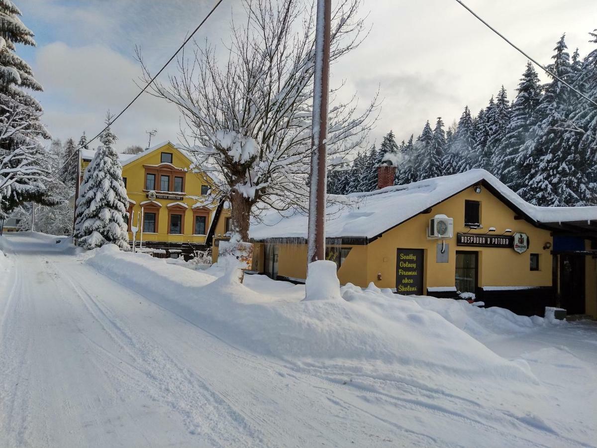 Penzion Karolína Lucany nad Nisou Bagian luar foto