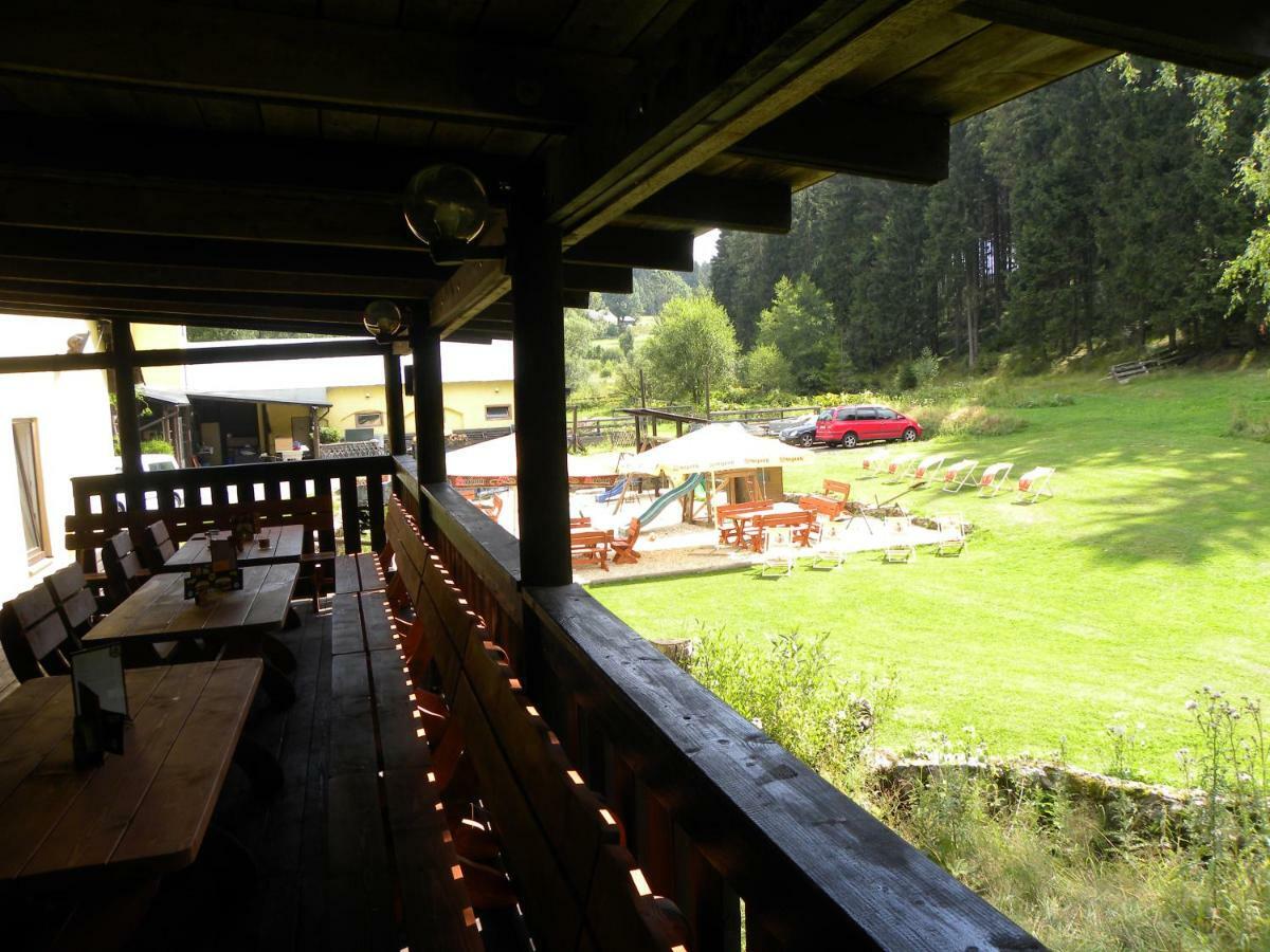 Penzion Karolína Lucany nad Nisou Bagian luar foto