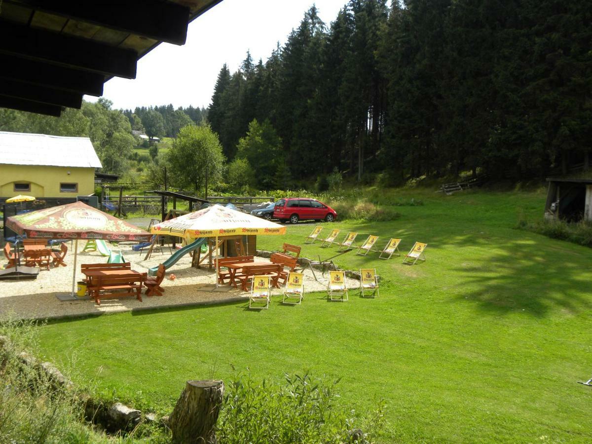 Penzion Karolína Lucany nad Nisou Bagian luar foto